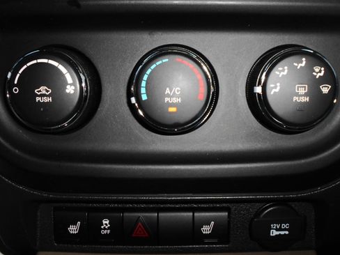 Certified 2016 Jeep Patriot High Altitude AWD/4WD image 10