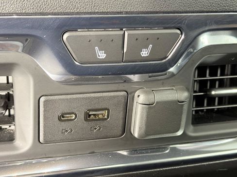 Used 2021 Chevrolet Silverado 1500 High Country w/ Technology Package AWD/4WD image 20