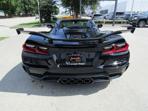 Used 2024 Chevrolet Corvette Z06 w/ Z07 Performance Package RWD image 6
