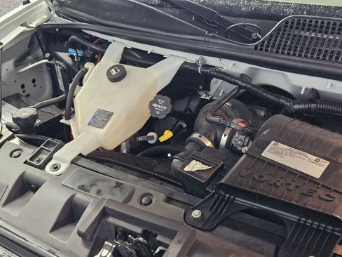 Used 2020 Chevrolet Express 3500 LT w/ LT Preferred Equipment Group image 38