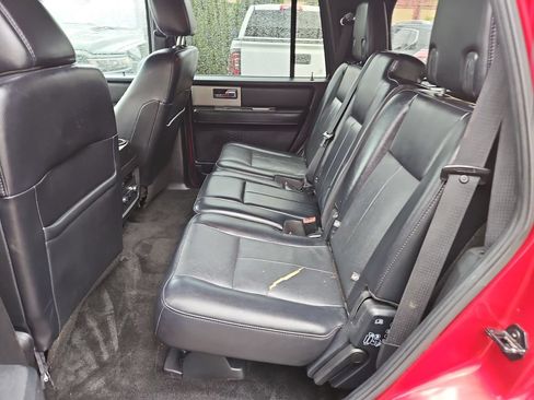 Used 2017 Ford Expedition XLT w/ Equipment Group 202A AWD/4WD image 24