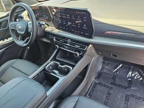 New 2026 Chevrolet Traverse LT w/ Driver Confidence Package FWD image 8