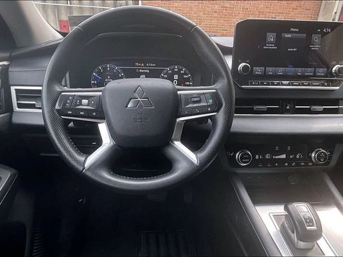 Used 2024 Mitsubishi Outlander SEL AWD/4WD image 5