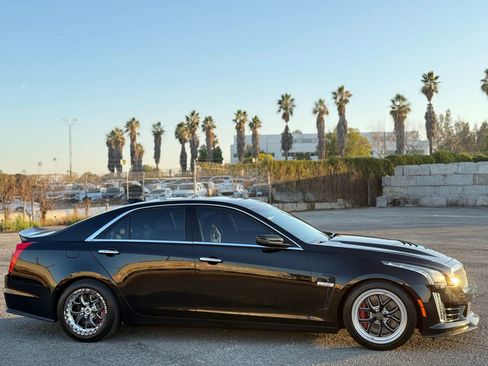 Used 2017 Cadillac CTS V w/ Luxury Package image 22