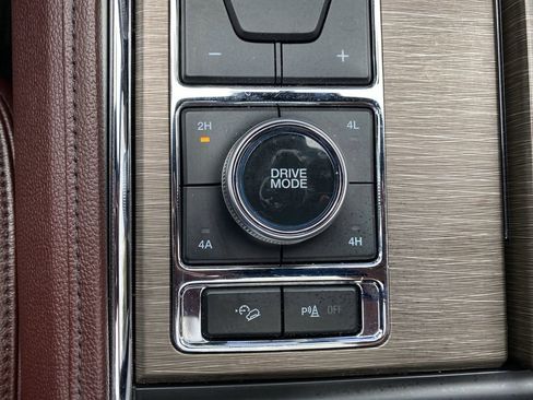 Certified 2024 Ford Expedition Limited image 30