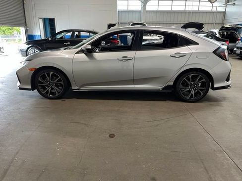 Used 2018 Honda Civic Sport image 6