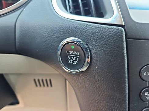 Certified 2020 Ford Edge Titanium FWD image 30