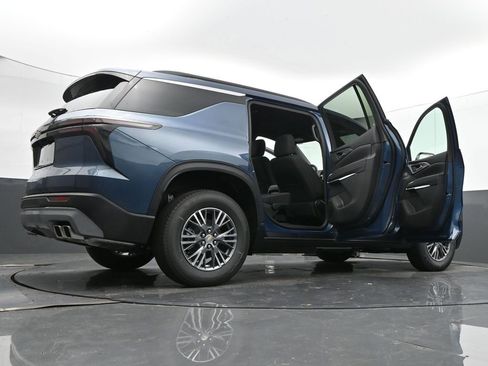 New 2026 Chevrolet Traverse LT w/ LPO, Floor Liner Package image 71