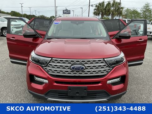 Used 2023 Ford Explorer Limited AWD/4WD image 34