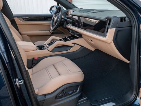 New 2026 Porsche Cayenne S AWD/4WD image 31