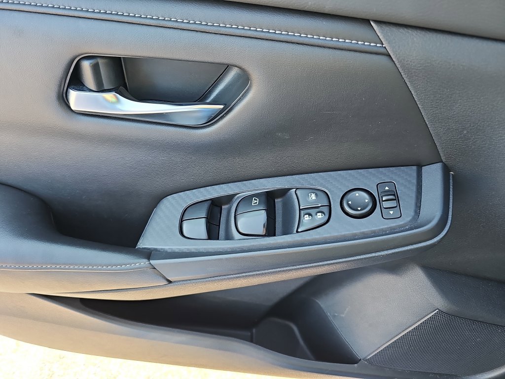 Used 2020 Nissan Sentra SV FWD image 32