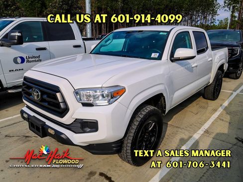 Used 2022 Toyota Tacoma SR image 1