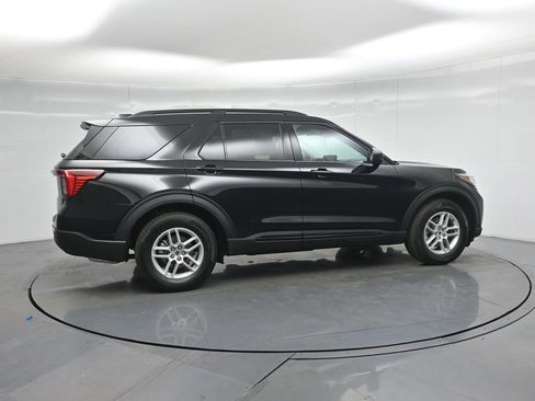 New 2026 Ford Explorer Active RWD image 25