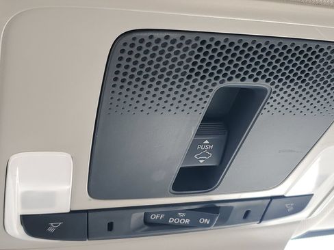 Used 2025 Honda HR-V EX-L image 33