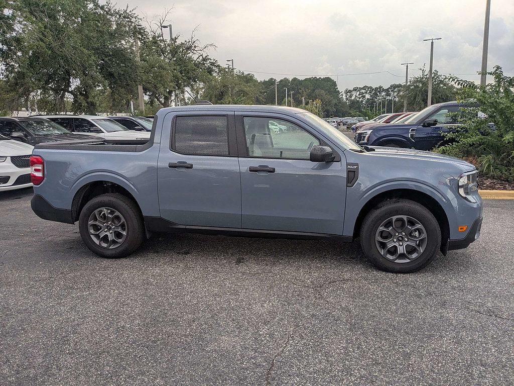 Used 2025 Ford Maverick XLT FWD image 3