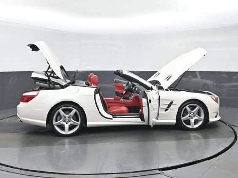 Used 2016 Mercedes-Benz SL 550 image 34