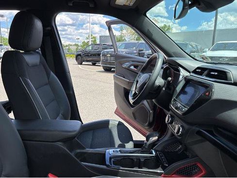 Used 2023 Chevrolet TrailBlazer RS w/ Convenience Package AWD/4WD image 38