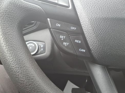 Used 2019 Ford Escape SE image 22