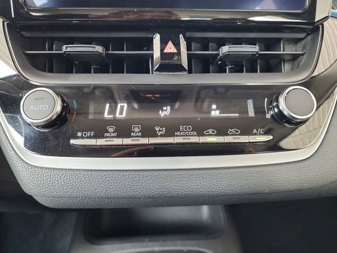Used 2025 Toyota Corolla LE FWD image 28