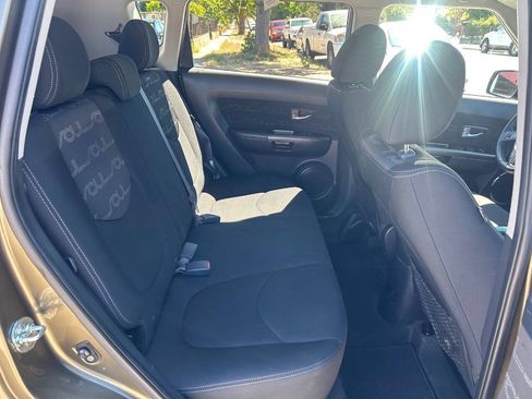Used 2012 Kia Soul + FWD image 20