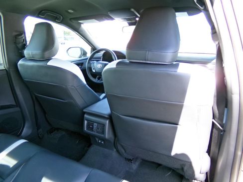 Used 2025 Toyota Camry SE FWD image 15