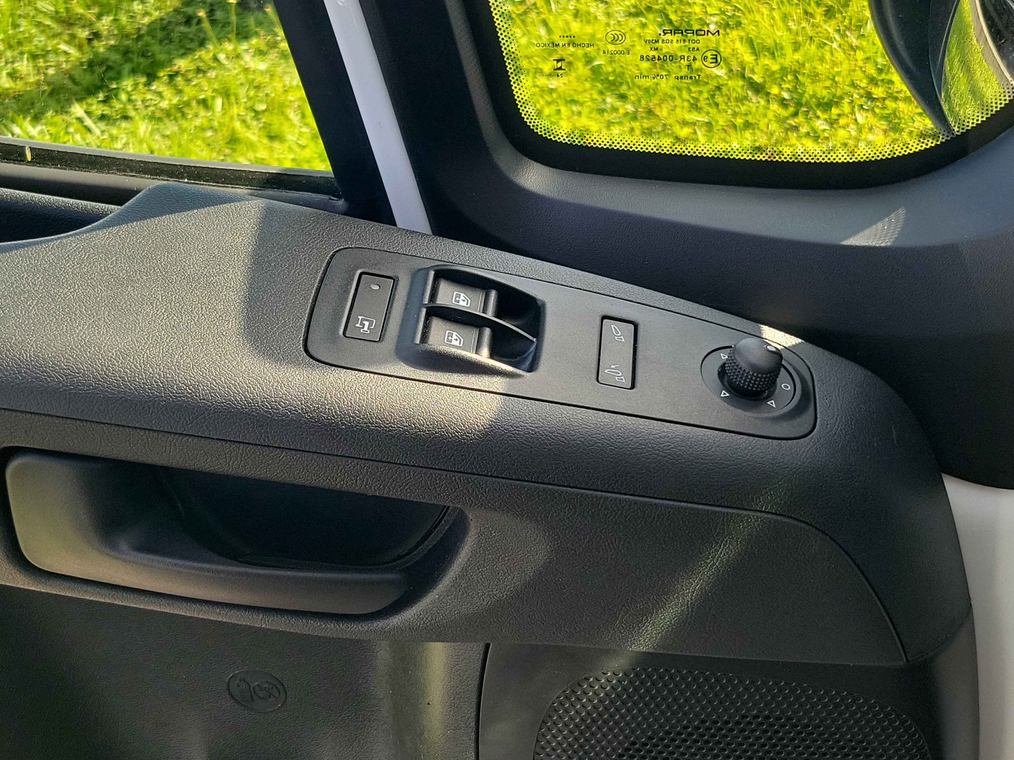 Used 2025 RAM ProMaster 2500 w/ Convenience Group FWD image 16