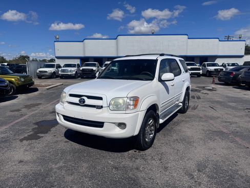Used 2007 Toyota Sequoia SR5 image 1