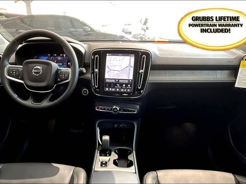 New 2026 Volvo XC40 B4 Core w/ Climate Package image 9
