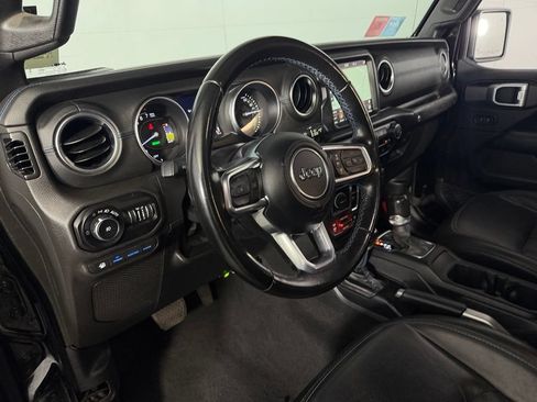 Used 2021 Jeep Wrangler Unlimited Rubicon 4xe w/ Safety Group AWD/4WD image 21
