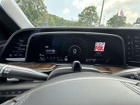 Certified 2024 Cadillac Escalade Premium Luxury Platinum image 11