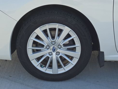 Used 2018 Subaru Impreza 2.0i Premium image 11