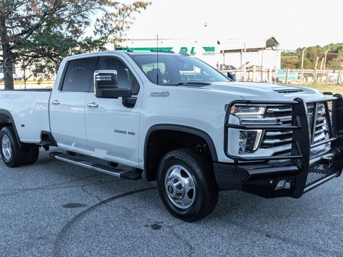 Used 2023 Chevrolet Silverado 3500 High Country w/ Safety Package II image 9