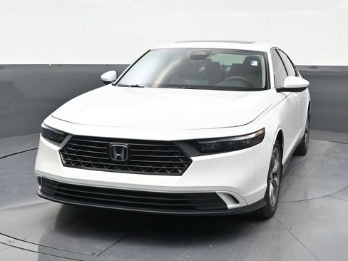 Used 2024 Honda Accord EX image 8