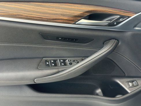 Used 2023 BMW 530i w/ Convenience Package RWD image 14