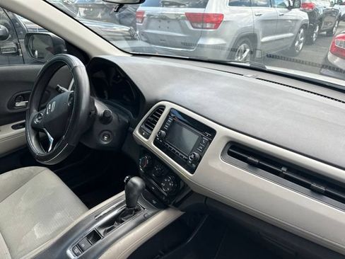 Used 2021 Honda HR-V LX image 5