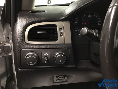 Used 2012 Chevrolet Avalanche LT w/ Suspension Package, Off-Road AWD/4WD image 28