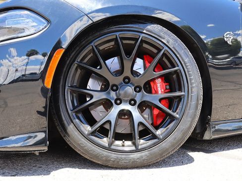 Used 2016 Dodge Charger SRT Hellcat RWD image 5