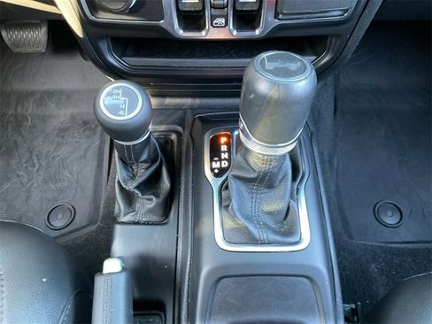 Used 2021 Jeep Wrangler Unlimited Sahara image 33