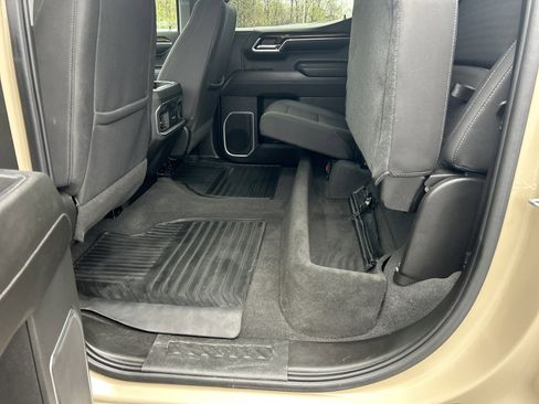 Used 2023 GMC Sierra 1500 Elevation w/ X31 Off-Road Package AWD/4WD image 18