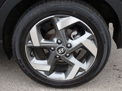 Used 2023 Hyundai Venue SEL FWD image 27