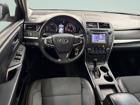 Used 2016 Toyota Camry SE FWD image 9