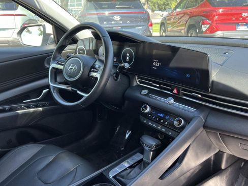 Certified 2023 Hyundai Elantra Limited w/ Preferred Accessory Package FWD image 20