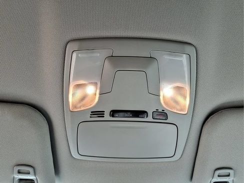 Used 2020 Toyota Sienna L FWD image 20