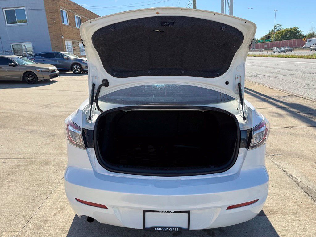 Used 2012 MAZDA MAZDA3 i Sport FWD image 18