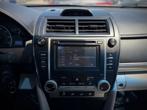 Used 2012 Toyota Camry LE FWD image 11