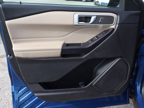 Used 2020 Ford Explorer XLT w/ Equipment Group 202A image 13