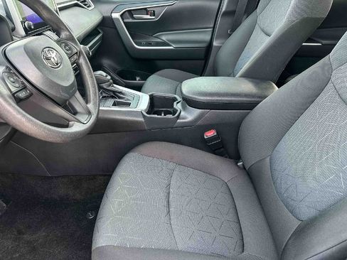 Used 2025 Toyota RAV4 XLE w/ Convenience Package FWD image 13