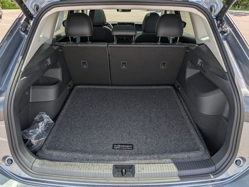 Certified 2026 Volkswagen Tiguan SE AWD/4WD image 18