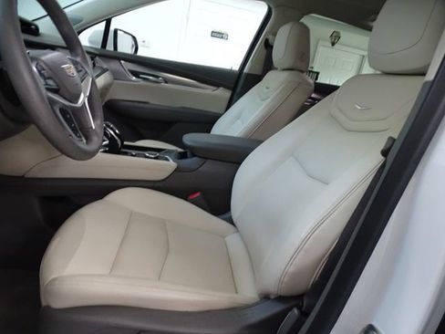 Certified 2023 Cadillac XT5 Premium Luxury FWD image 2