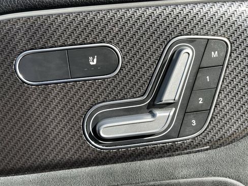 Used 2021 Mercedes-Benz GLB 250 image 26